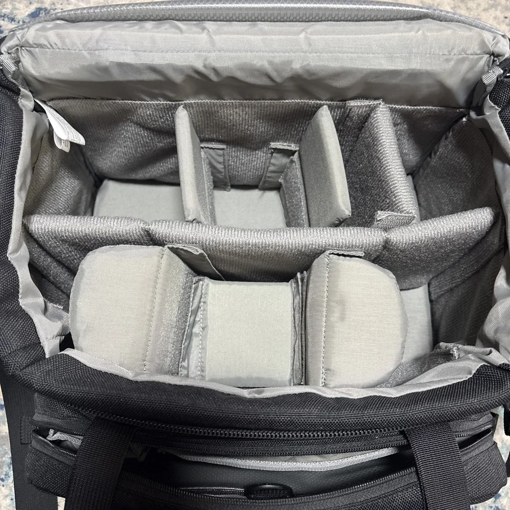 Lowepro Compact AW Camera Shoulder Bag - Black Multiple Padded Pockets Great Bag